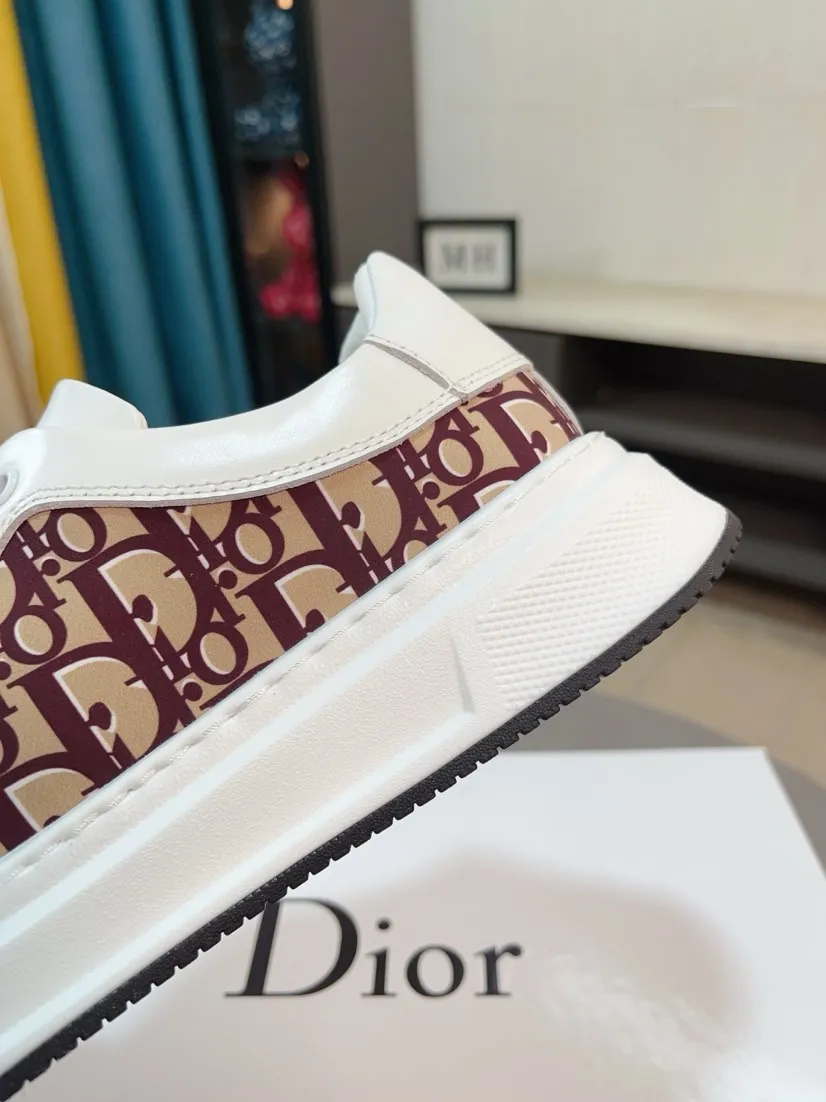 Ex-factory price 400🌹🌹【Dior】Best-selling model, world premiere on official website🔝High-end brand of men's shoes, latest series on official website: The upper is made of imported cowhide with specially designed fabrics➕Mesh breathable lining. Make walking more convenient and comfortable! Compared with the official quality, Midea’s 1:1 replica. Create a fashionable personality to set off your uniqueness! A must-have for trendy men! Classic style. Men's sizes: 38-44.
